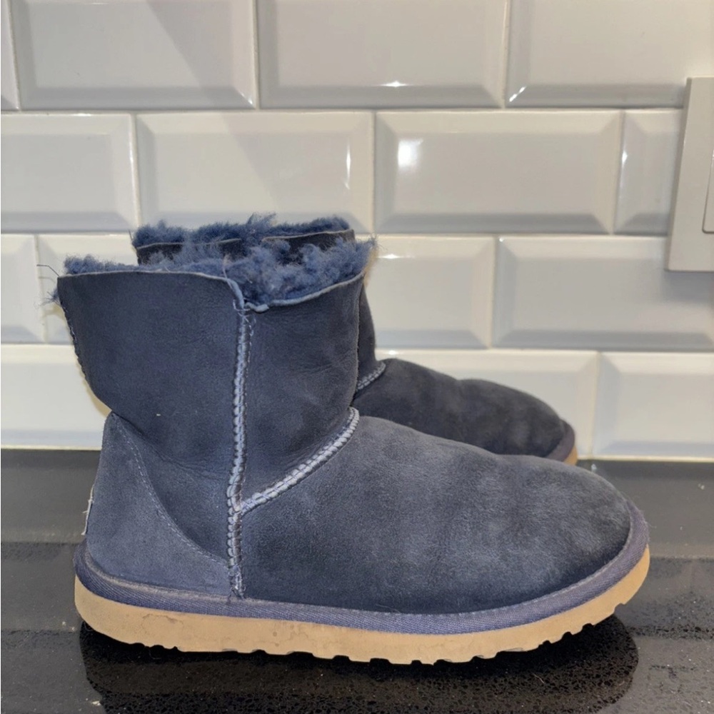 UGG Classic Short Boots Kids Size 4.5-5 Navy Blue